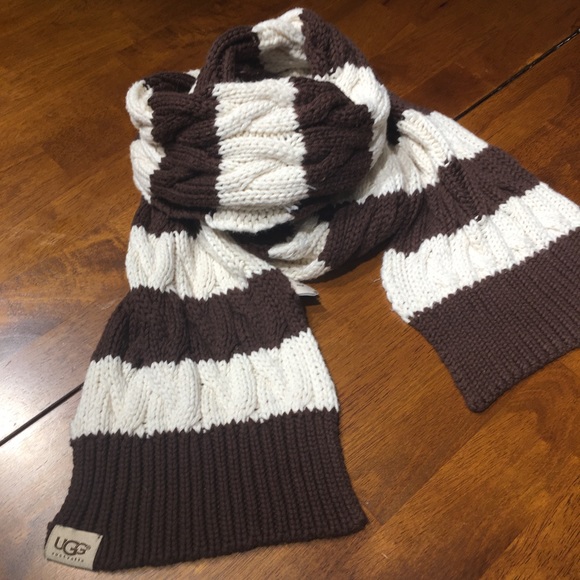 Ugg Scarf. - Picture 1 of 5